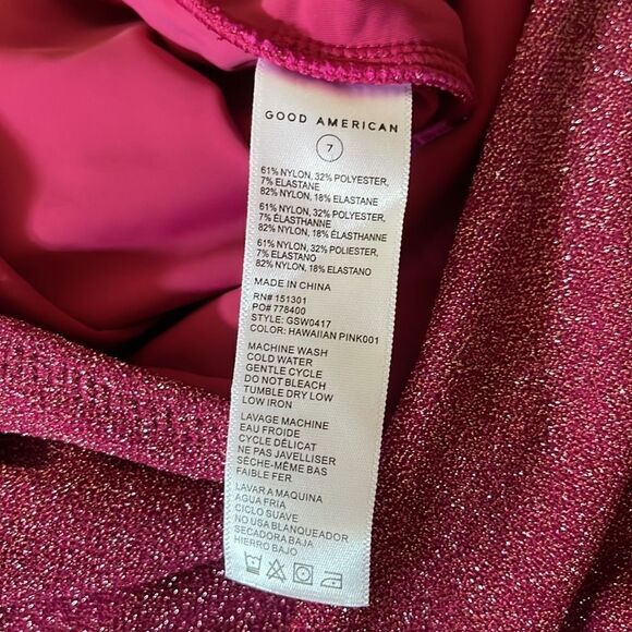 Good American 90s One Shoulder Hawaiian
Pink Sparkle One Piece Bathing Suit 4X - Picture 7 of 8